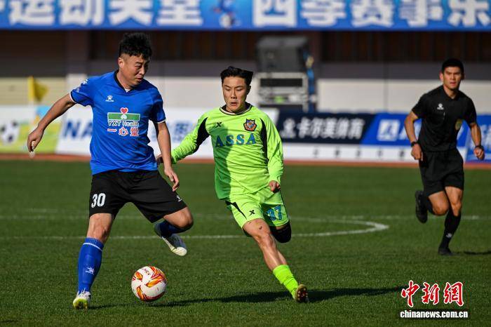 开云官网香港明星(xīng)足球(qiú)隊(duì)走进云南昆明擧(jǔ)行友谊赛