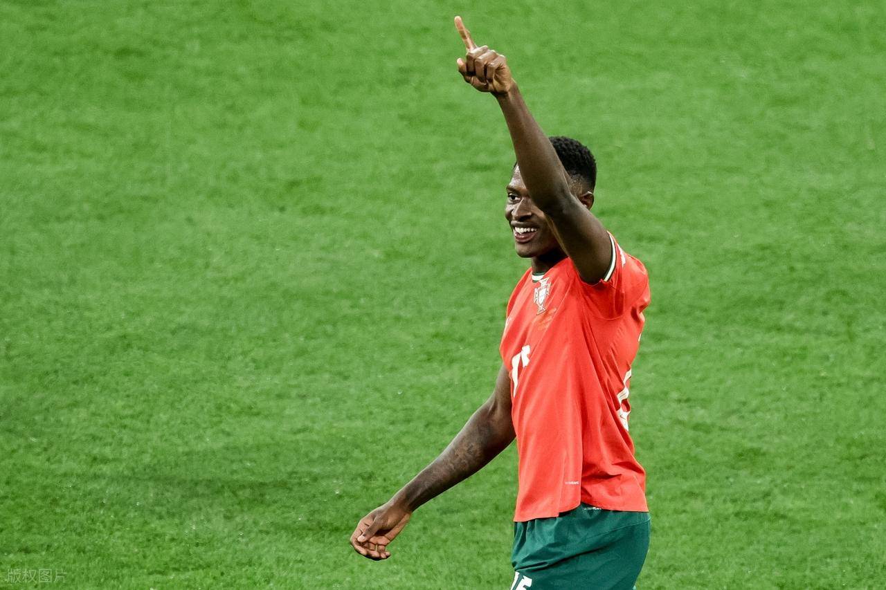 开云app2026世界杯葡萄牙首发预測(cè)！C羅(luó)苦！葡萄牙世界杯進(jìn)四(sì)强都(dōu)难了？