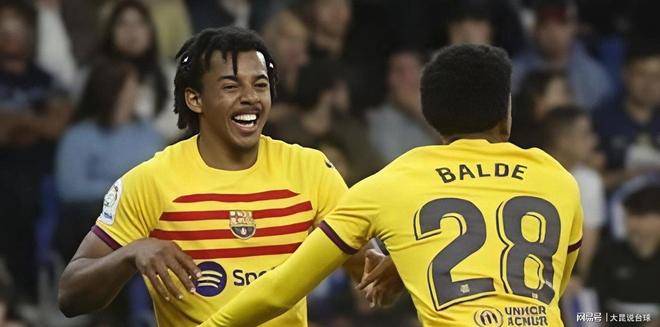 开云app巴萨欧冠4-2-3-1阵型首发,德容(róng)拉菲(fēi)尼亚领衔,莱万替补